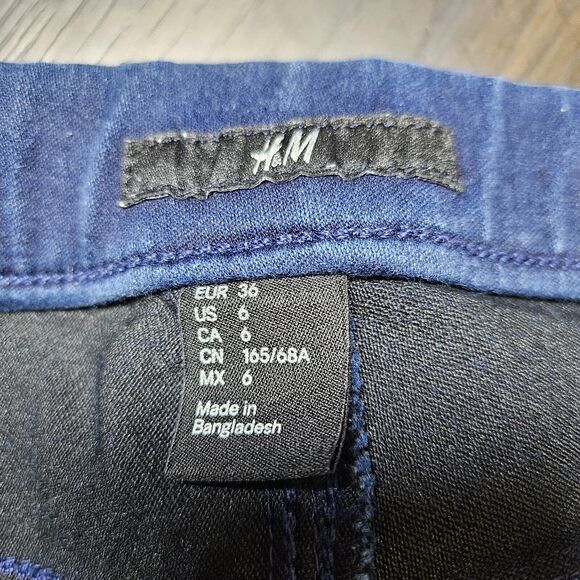 H&M Womens Jeans Blue Pull On Elastic Waist Lightweight Skinny Denim Size 6 - Picture 3 of 5